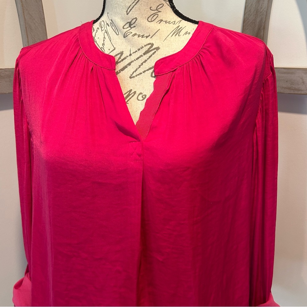 Simply Vera Long Sleeve Blouse Pink Soft Silky Comfortable V-Neck size Large